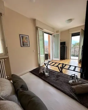 Dama In Tremezzina דירה *